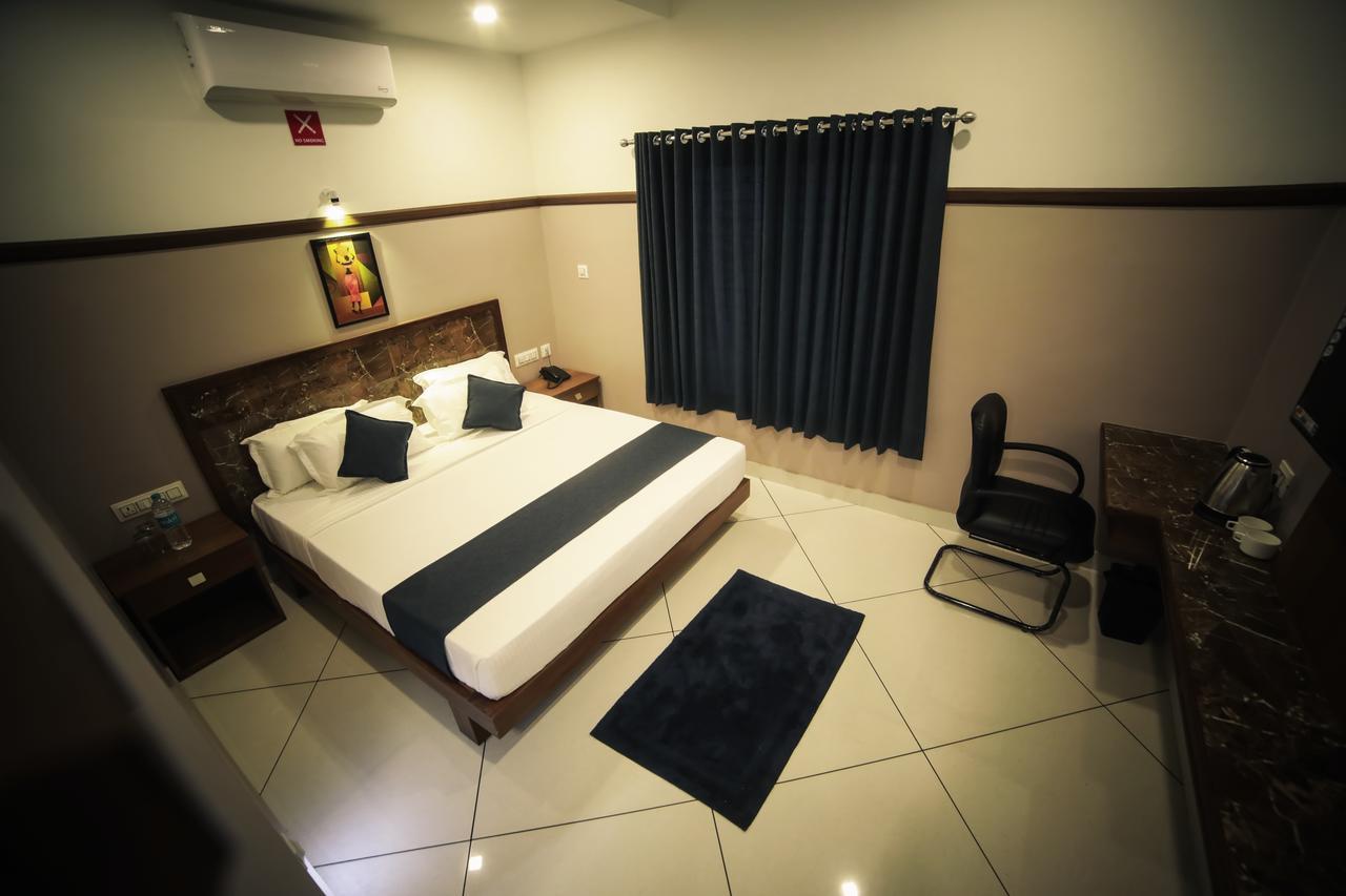 Hotel Icon Residency Kalpatta Exterior foto