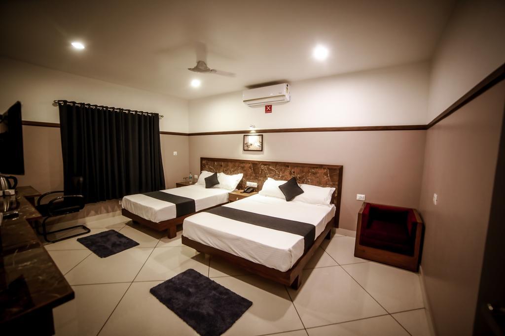 Hotel Icon Residency Kalpatta Exterior foto
