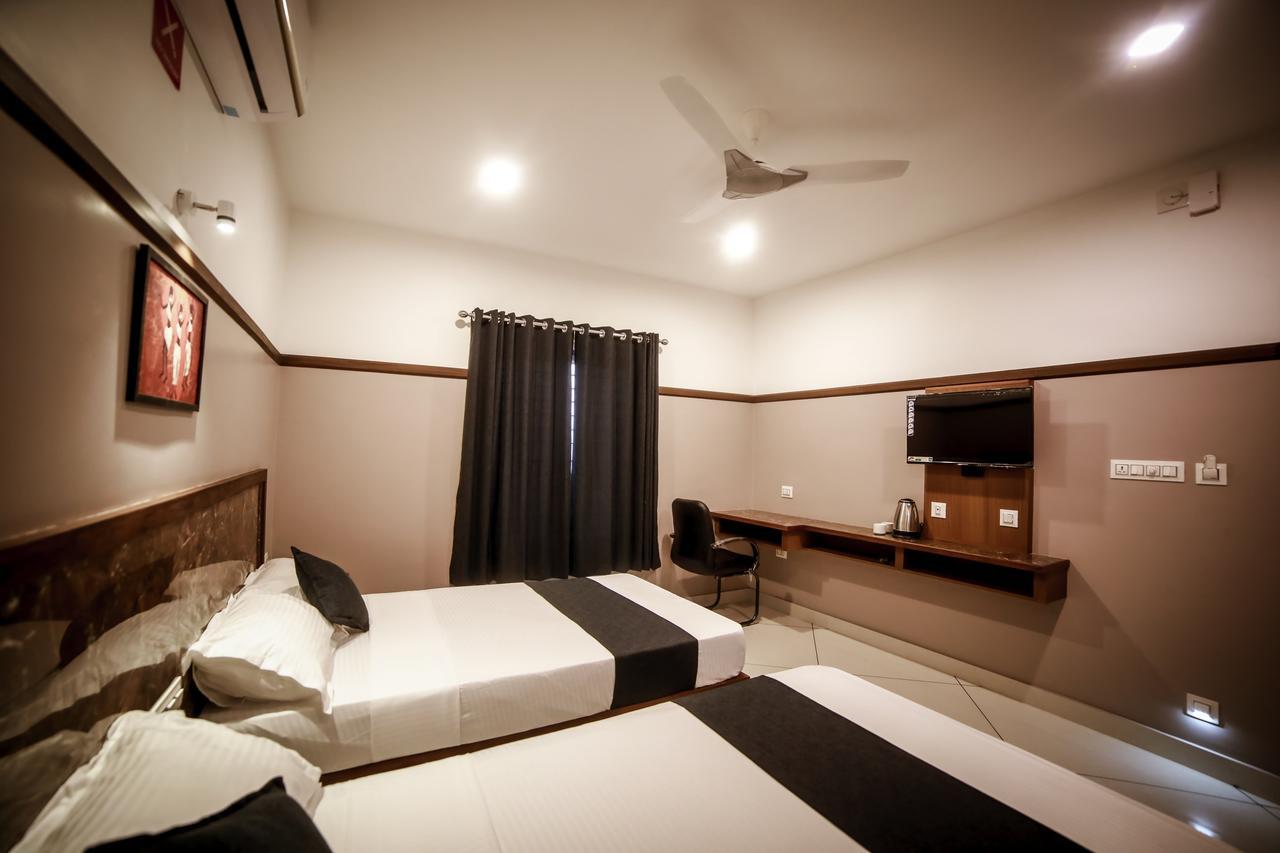 Hotel Icon Residency Kalpatta Exterior foto